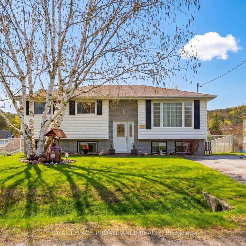 95 Centre Street, Quinte West