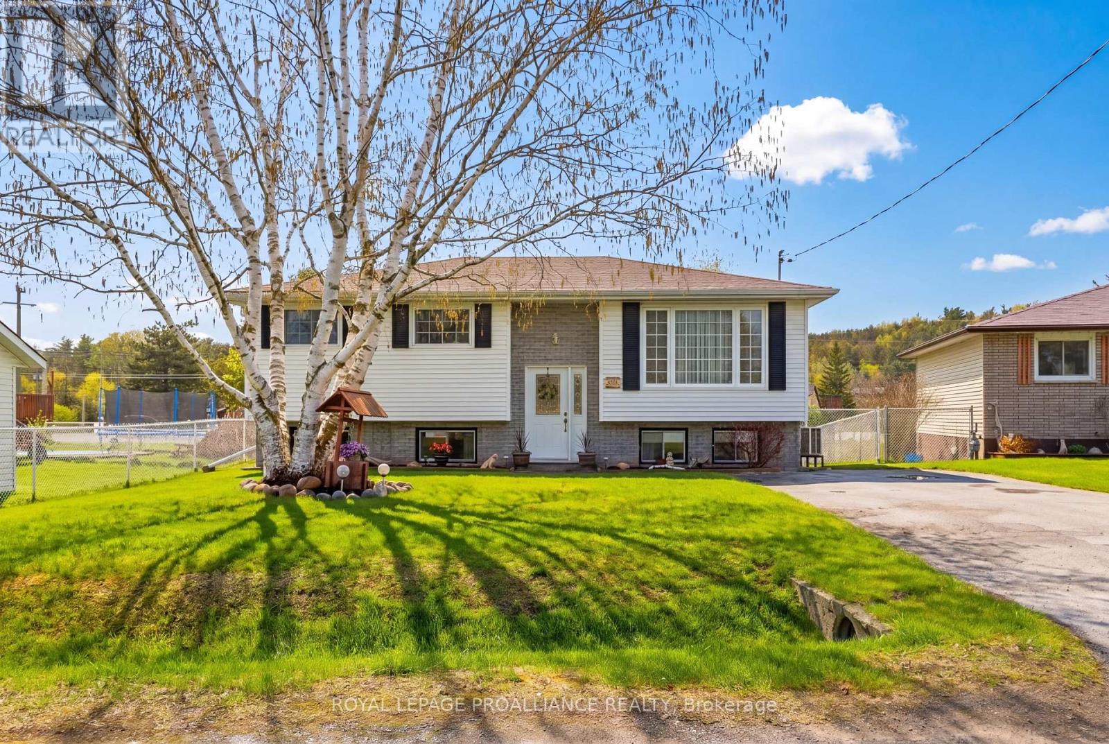 95 Centre Street, Quinte West
