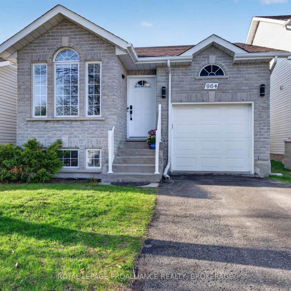 964 Rainbow Crescent, Kingston