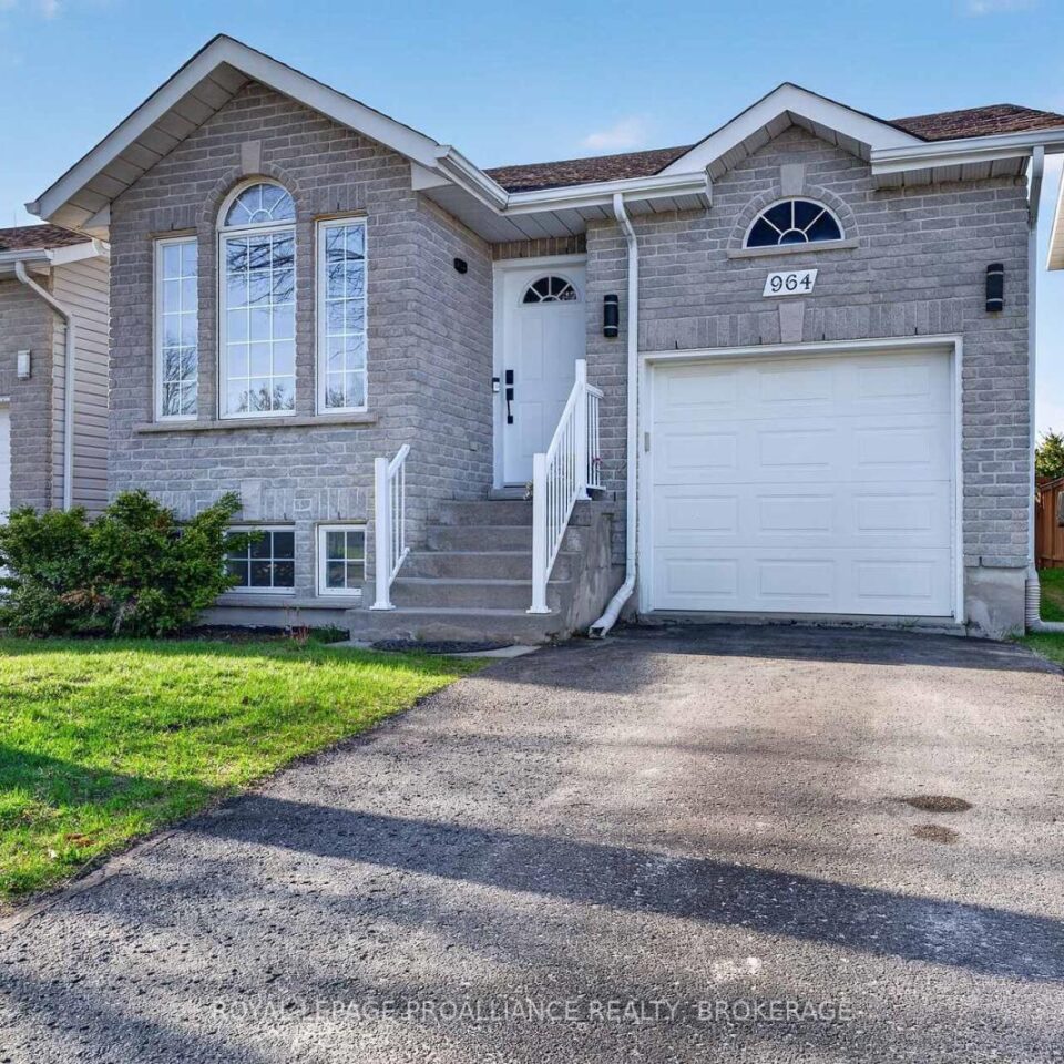 964 Rainbow Crescent, Kingston