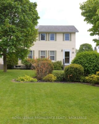 964 Uxbridge Crescent, Kingston