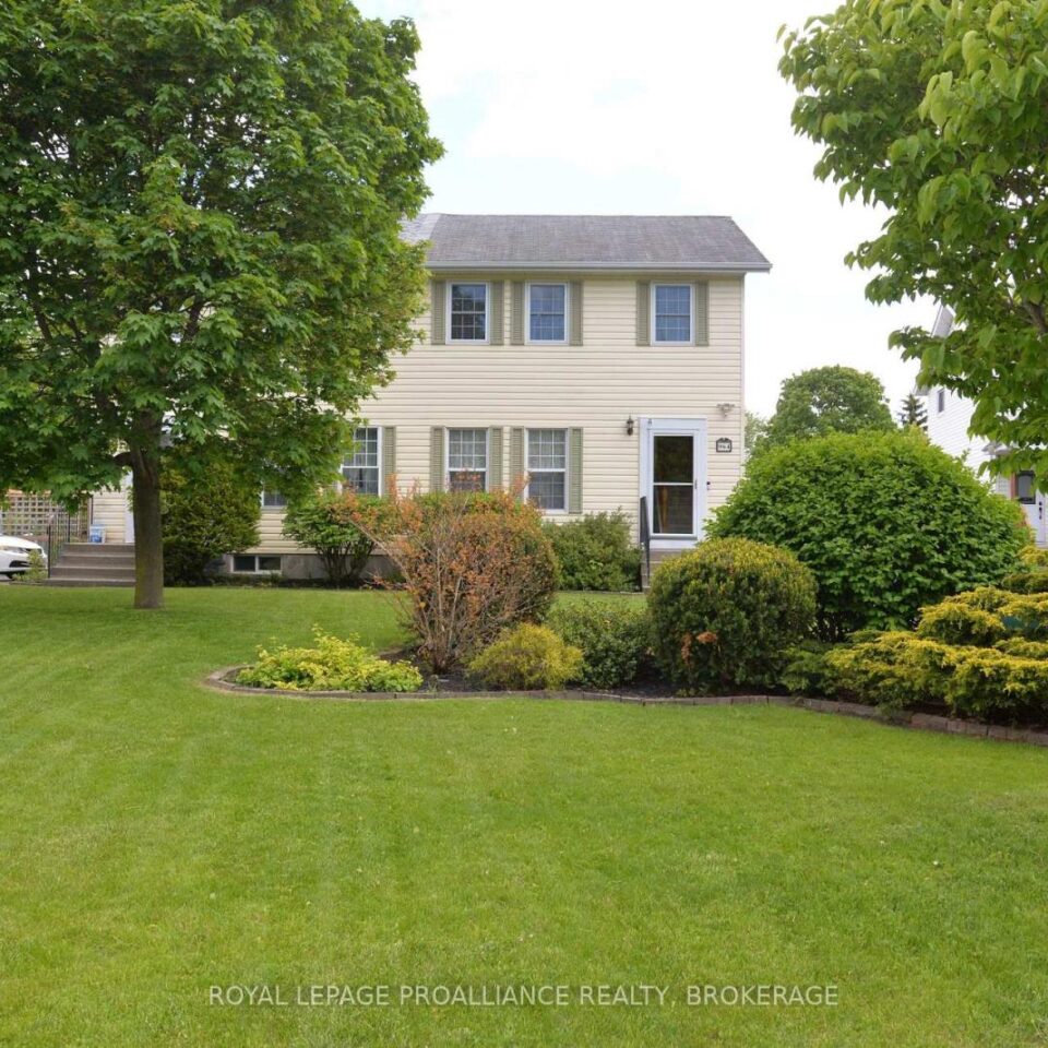964 Uxbridge Crescent, Kingston