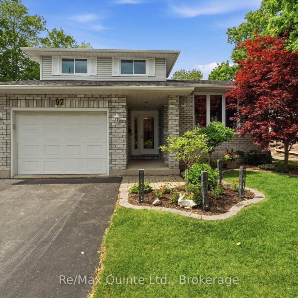 97 Parkview Heights, Quinte West