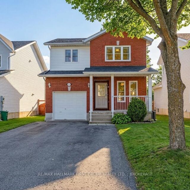 979 Rainbow Crescent, Kingston