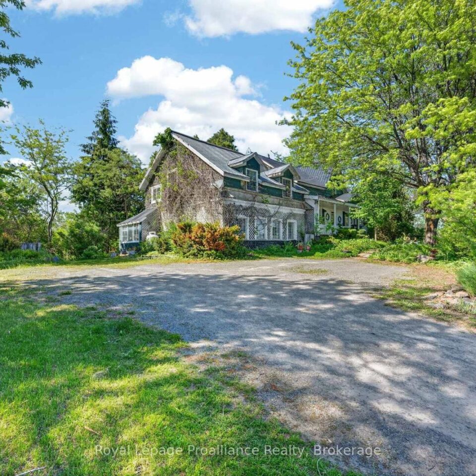 98 Frankford Road, Quinte West
