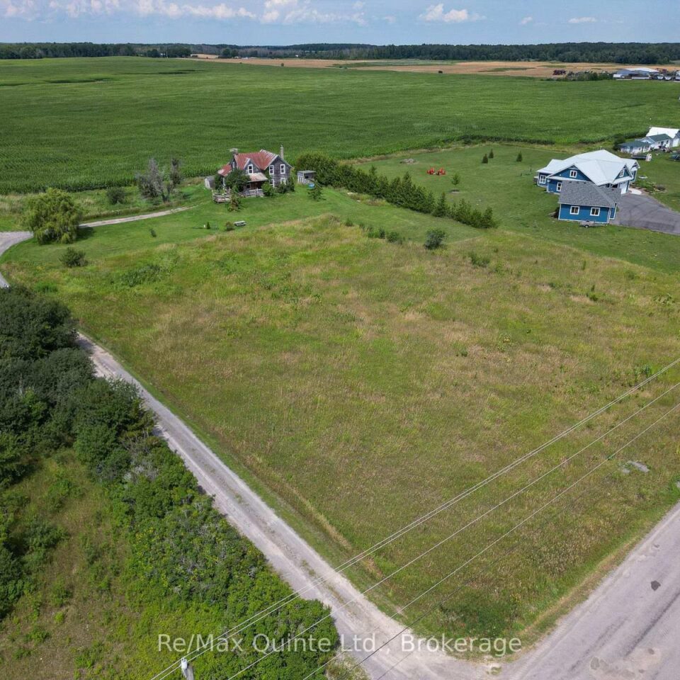 98 Swamp College Road, Prince Edward County