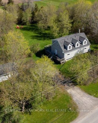 986 Black Road, Prince Edward County