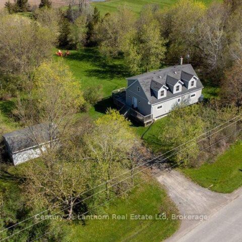 986 Black Road, Prince Edward County