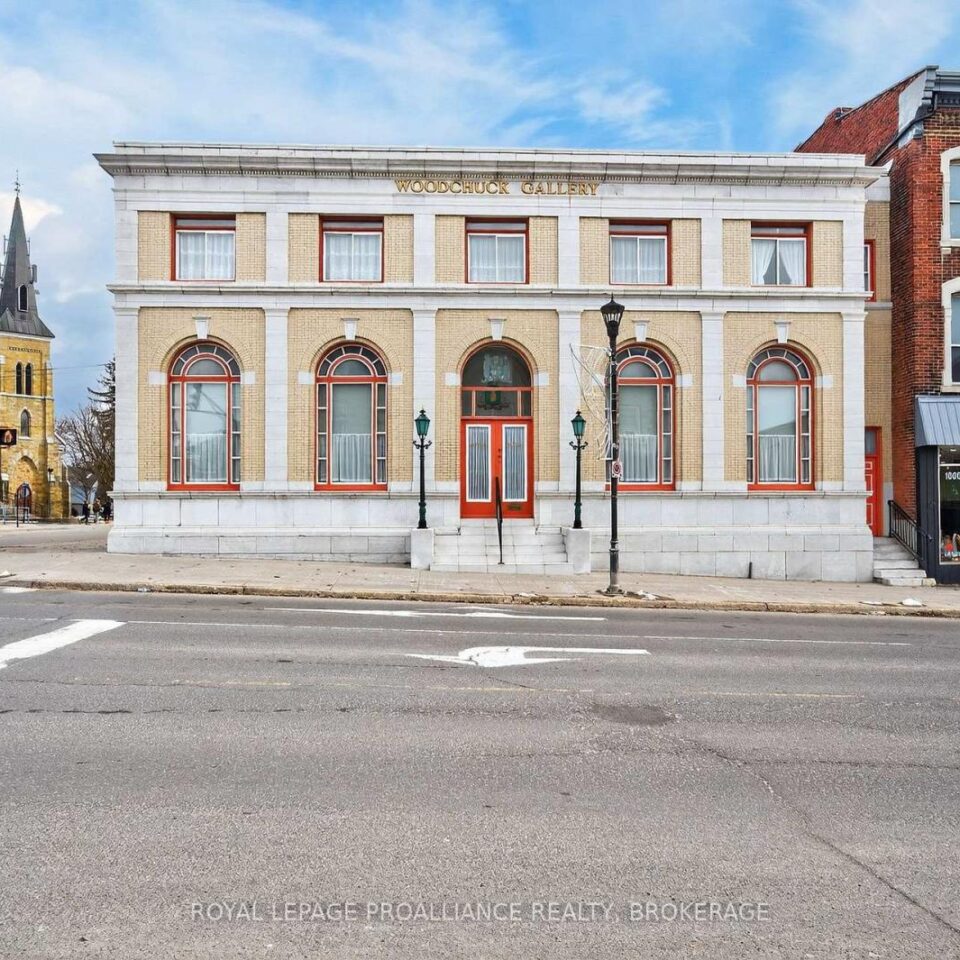 99 King Street E, Gananoque