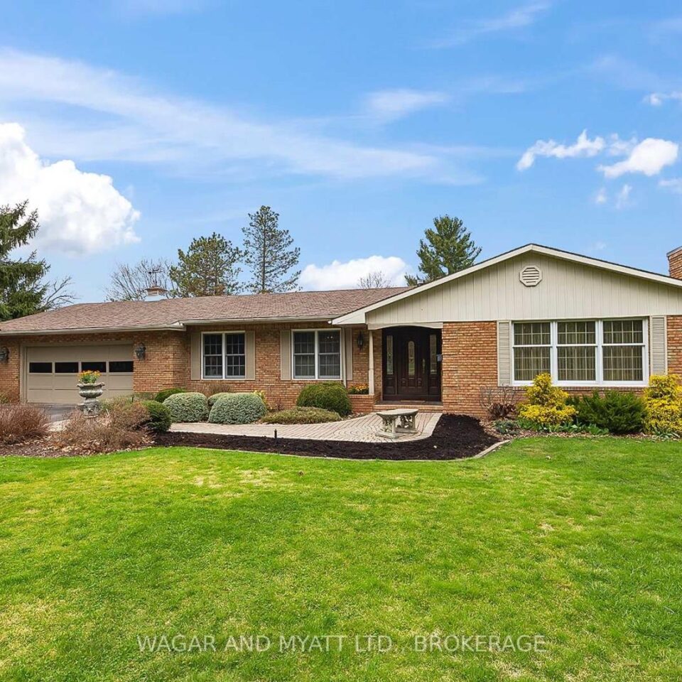99 River Road, Greater Napanee