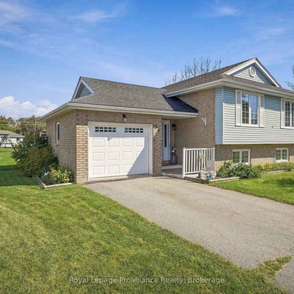 99 Westwind Crescent, Prince Edward County